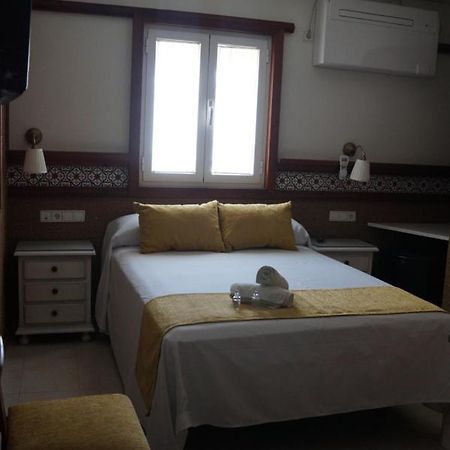 Hostal La Conilena Conil De La Frontera Εξωτερικό φωτογραφία
