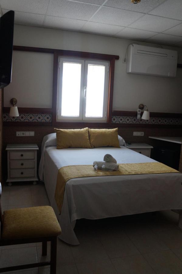 Hostal La Conilena Conil De La Frontera Εξωτερικό φωτογραφία