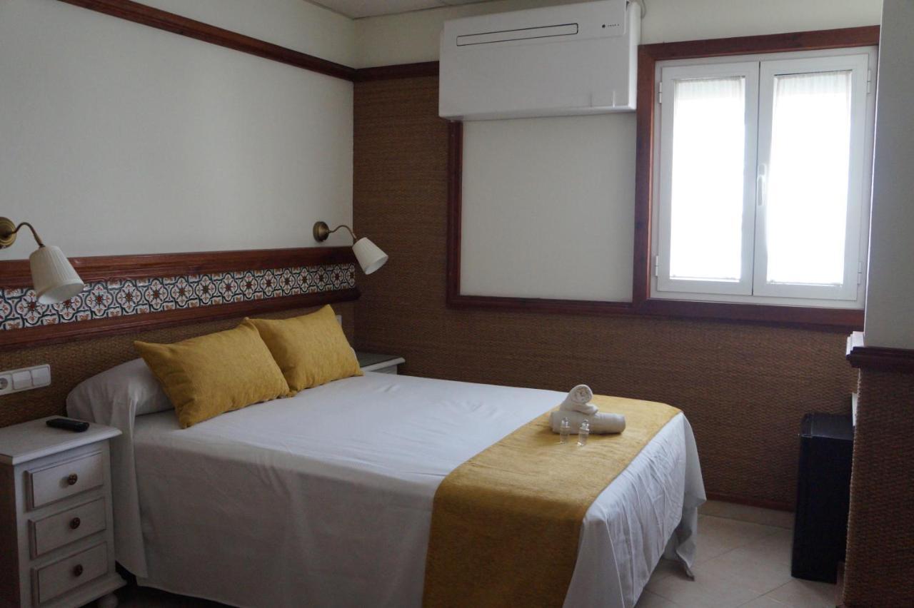 Hostal La Conilena Conil De La Frontera Εξωτερικό φωτογραφία