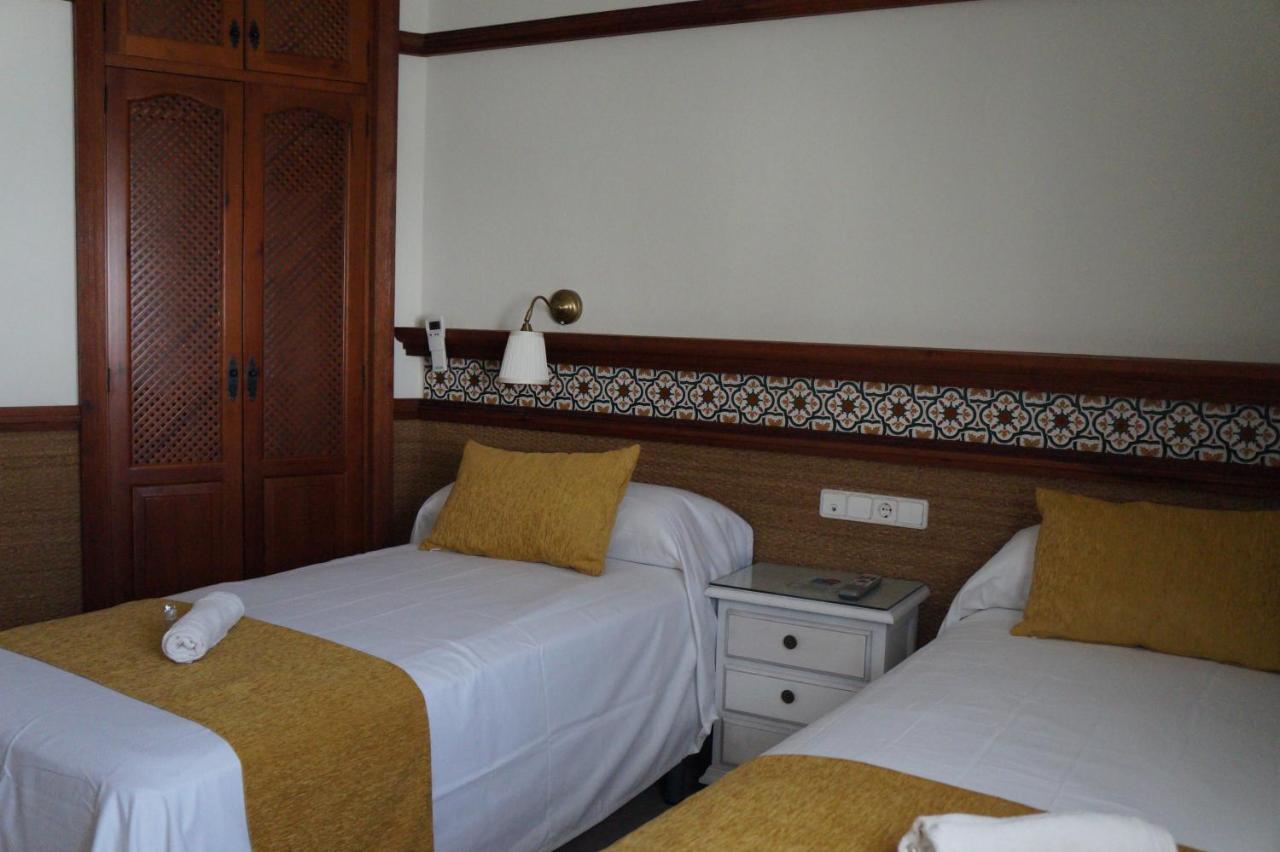 Hostal La Conilena Conil De La Frontera Εξωτερικό φωτογραφία