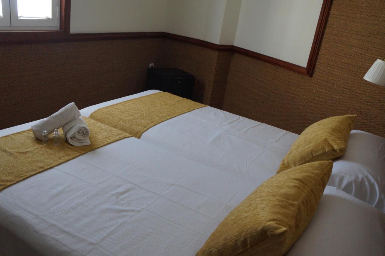 Hostal La Conilena Conil De La Frontera Εξωτερικό φωτογραφία