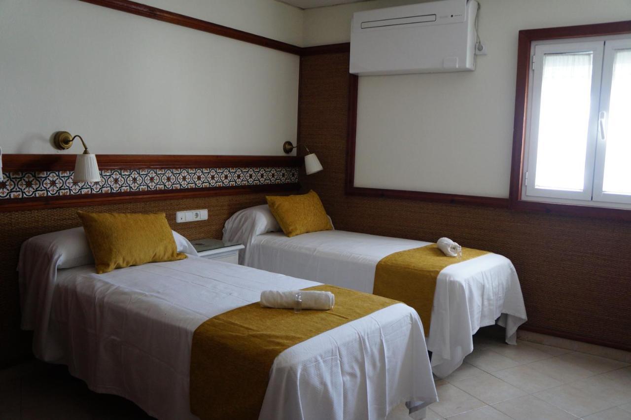 Hostal La Conilena Conil De La Frontera Εξωτερικό φωτογραφία