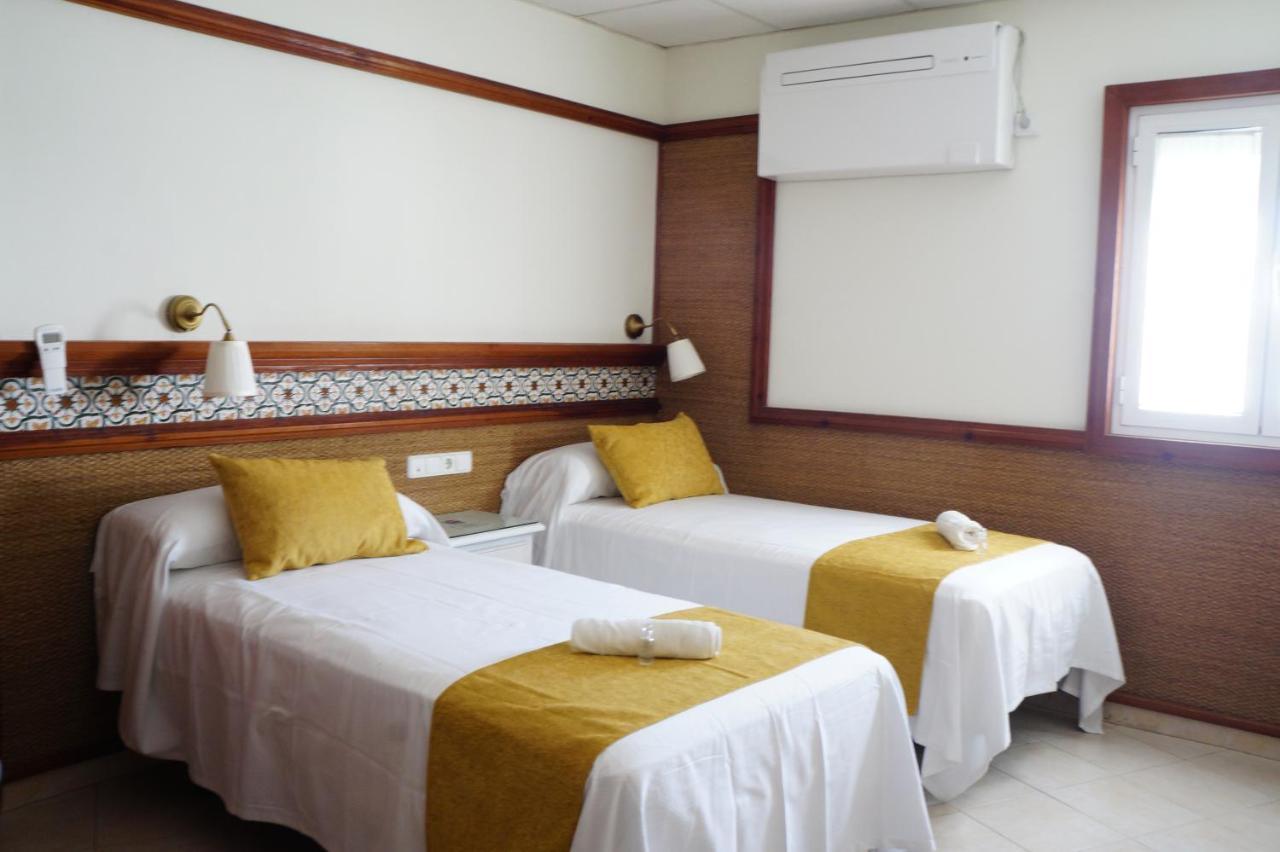 Hostal La Conilena Conil De La Frontera Εξωτερικό φωτογραφία