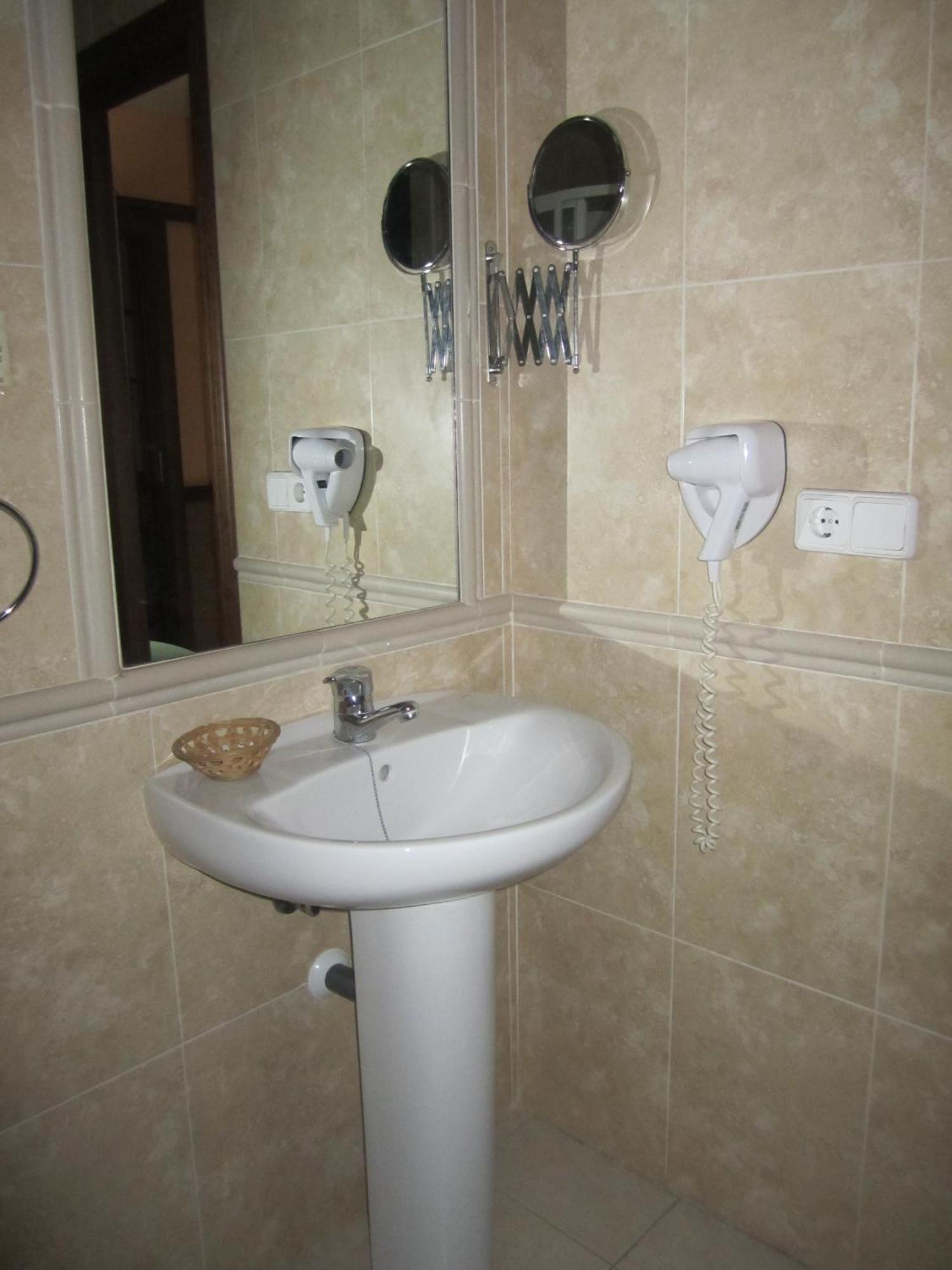 Hostal La Conilena Conil De La Frontera Εξωτερικό φωτογραφία